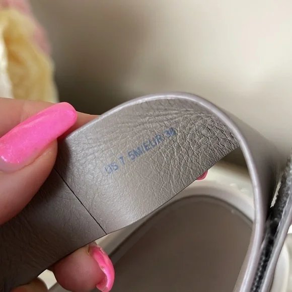 VINCE Tan Summer Sandals - Picture 10 of 11